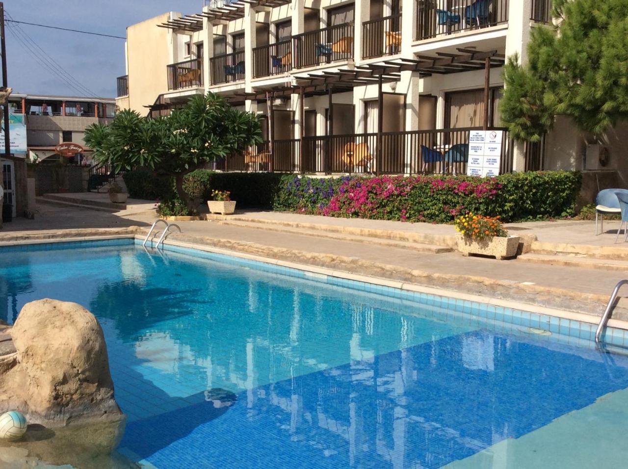 Aparthotel Kings Annex Paphos Exterior foto