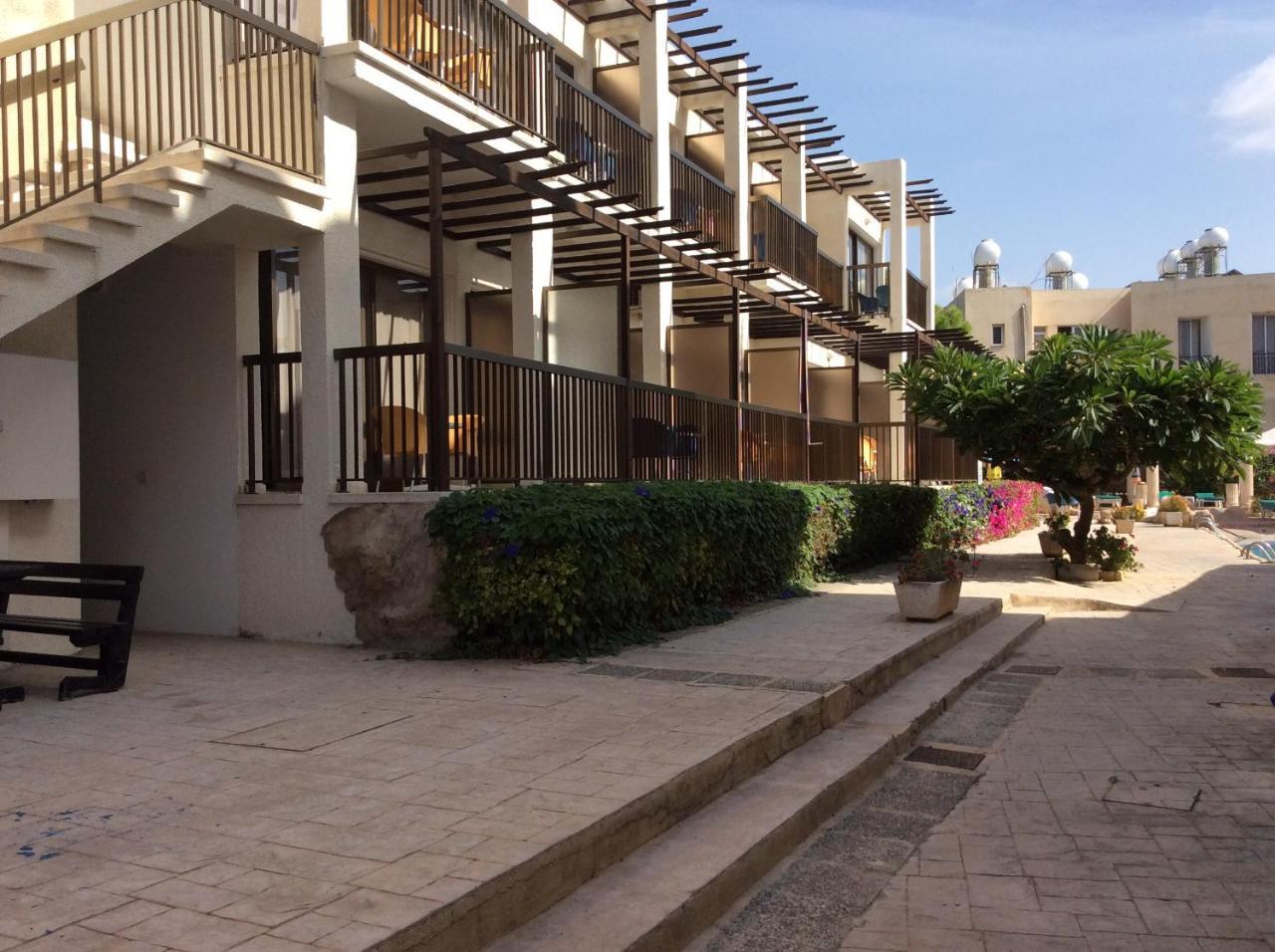 Aparthotel Kings Annex Paphos Exterior foto